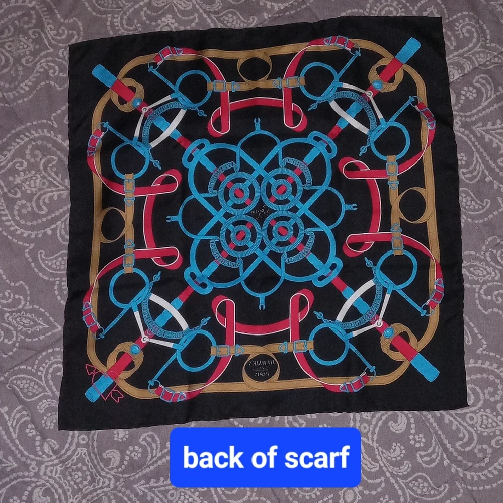🧡 New With Box HERMES small Silk Scarf